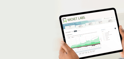 person-view-content-data-info-on-tablet-2400x1600px